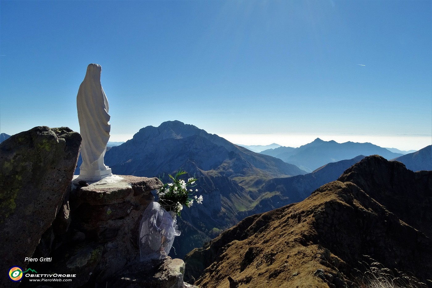 06 La Madonnina del Pietra Quadra (2356 m).JPG -                                
